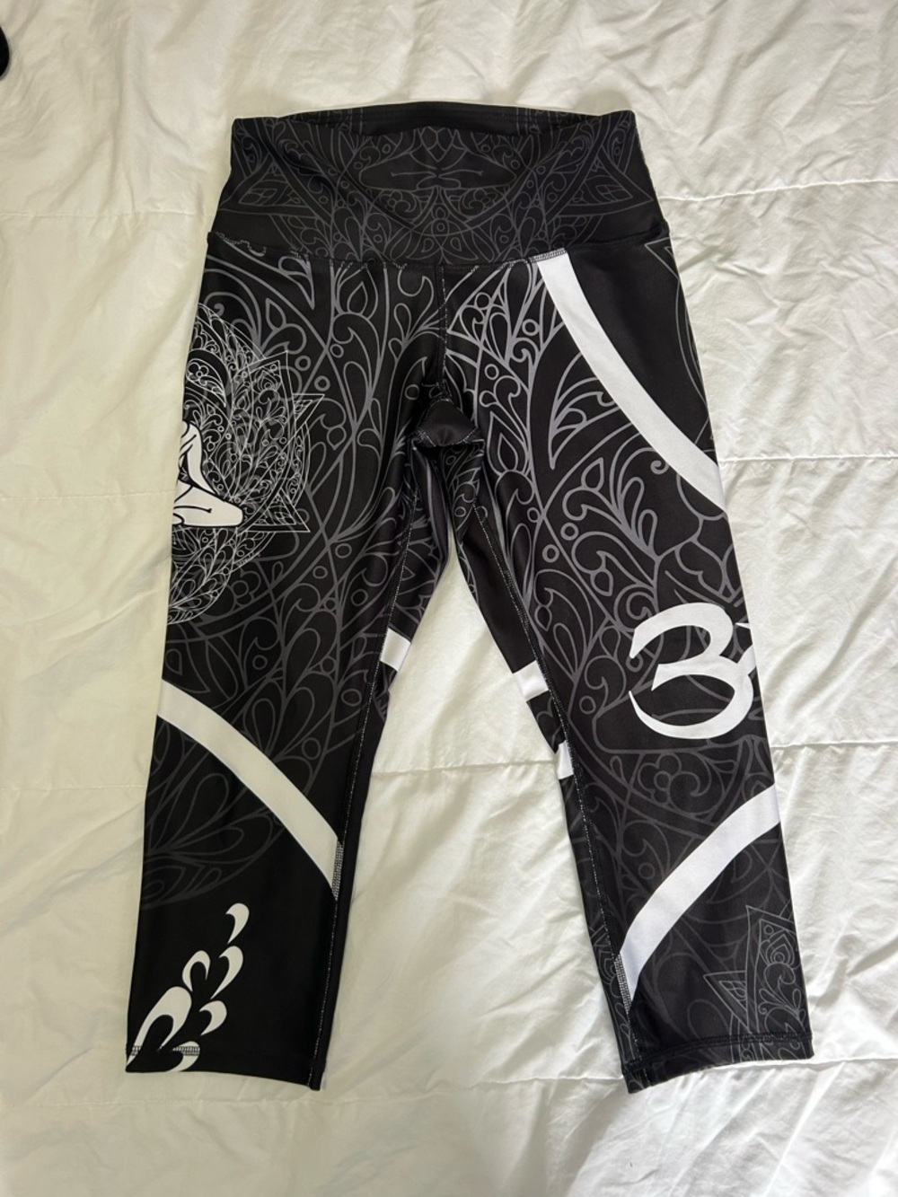 Canadian design and made yoga leggings